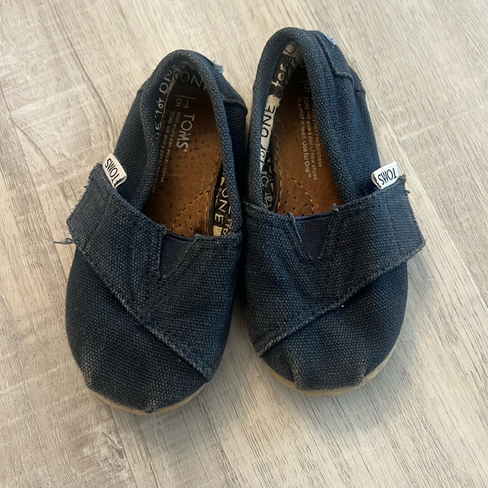 Tom’s size 5
